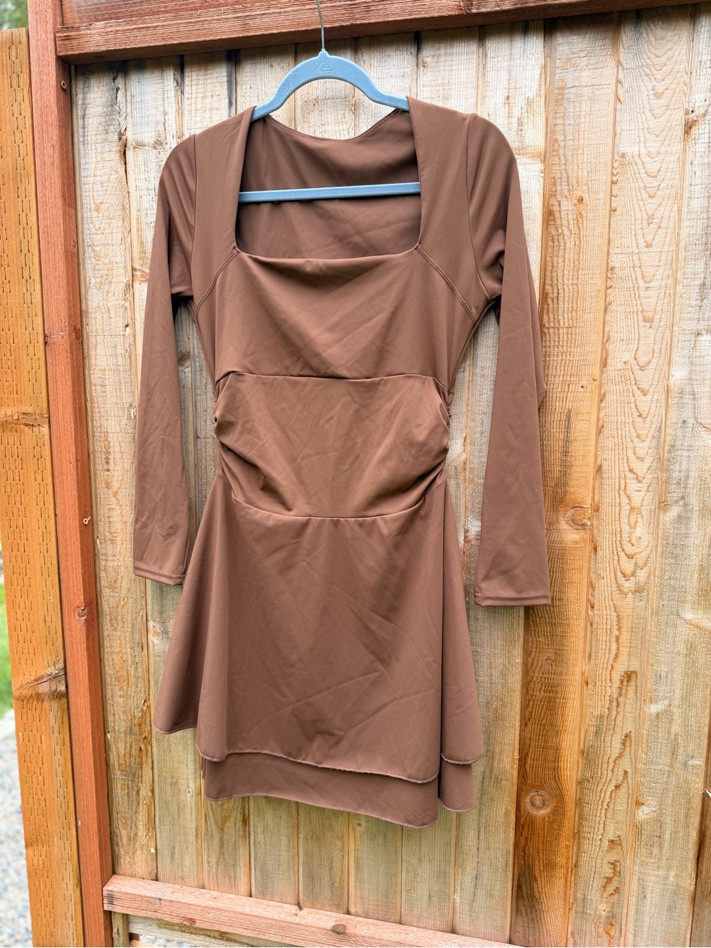 Women’s WAIST SNATCHING Brown Long-Sleeve Square-Neck Dress
